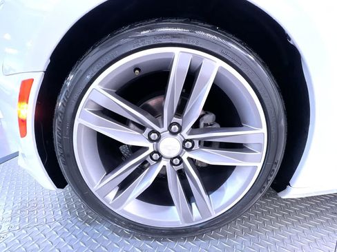 Used 2018 Chevrolet Camaro LT w/ RS Package RWD image 10