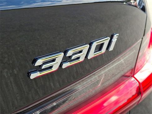 Used 2021 BMW 330i xDrive Sedan w/ Premium Package image 29
