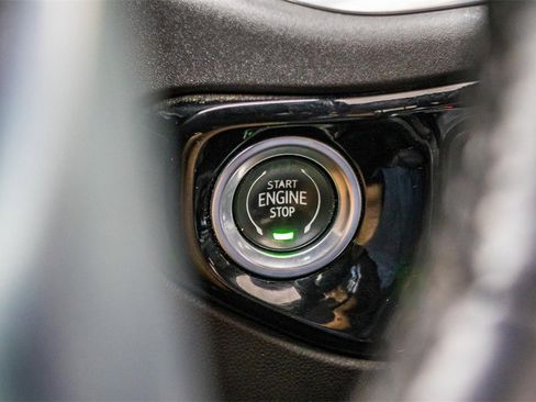 Used 2022 GMC Sierra 1500 SLT image 28