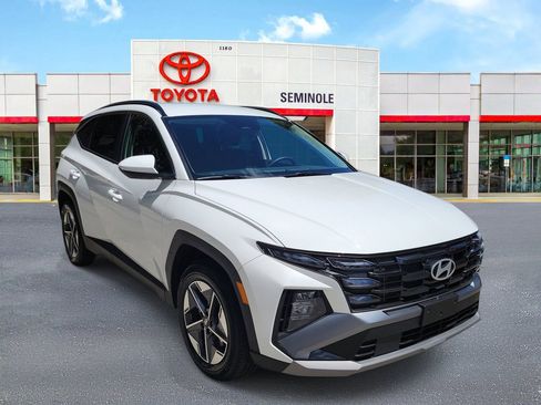 Used 2025 Hyundai Tucson SEL FWD image 2