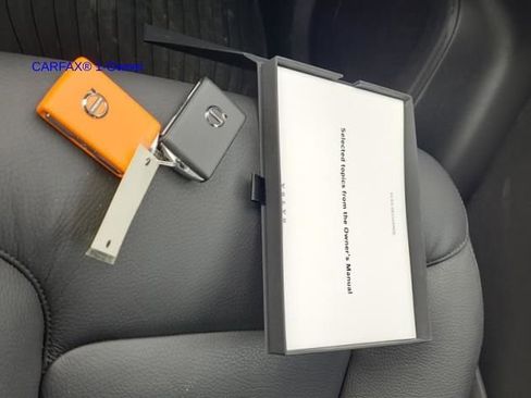 Certified 2024 Volvo XC90 T8 Plus w/ Protection Package Premier image 8