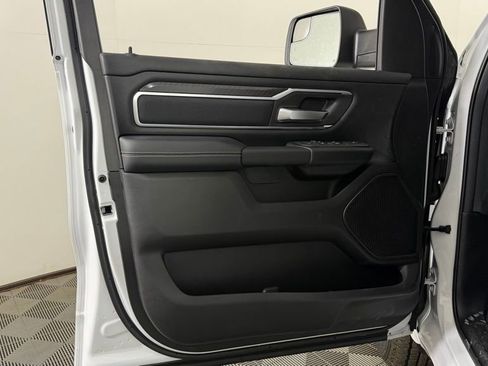 New 2026 RAM 1500 4x4 Crew Cab image 9