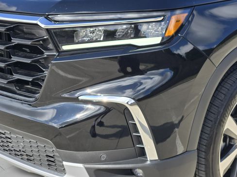 Certified 2025 Honda Pilot Touring image 29