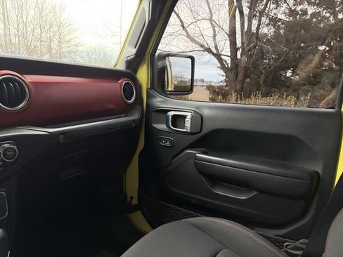 Used 2023 Jeep Wrangler Unlimited Rubicon image 23