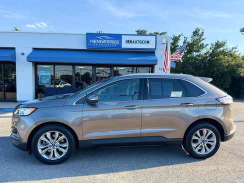 Used 2019 Ford Edge Titanium AWD/4WD image 10