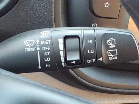 Used 2023 Kia Soul LX FWD image 28