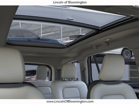New 2026 Lincoln Aviator AWD w/ Jet Appearance Package image 23