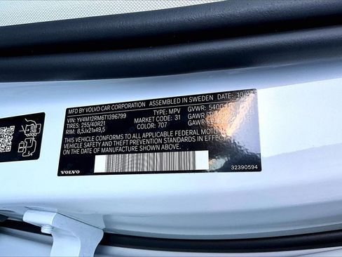 New 2026 Volvo XC60 B5 Ultra w/ Protection Package Premier image 8