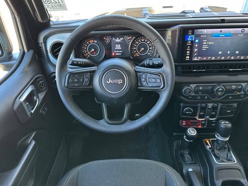 Used 2026 Jeep Wrangler Unlimited Sport AWD/4WD image 17