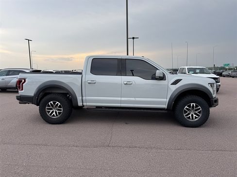 Used 2017 Ford F150 Raptor w/ Equipment Group 802A Luxury AWD/4WD image 4