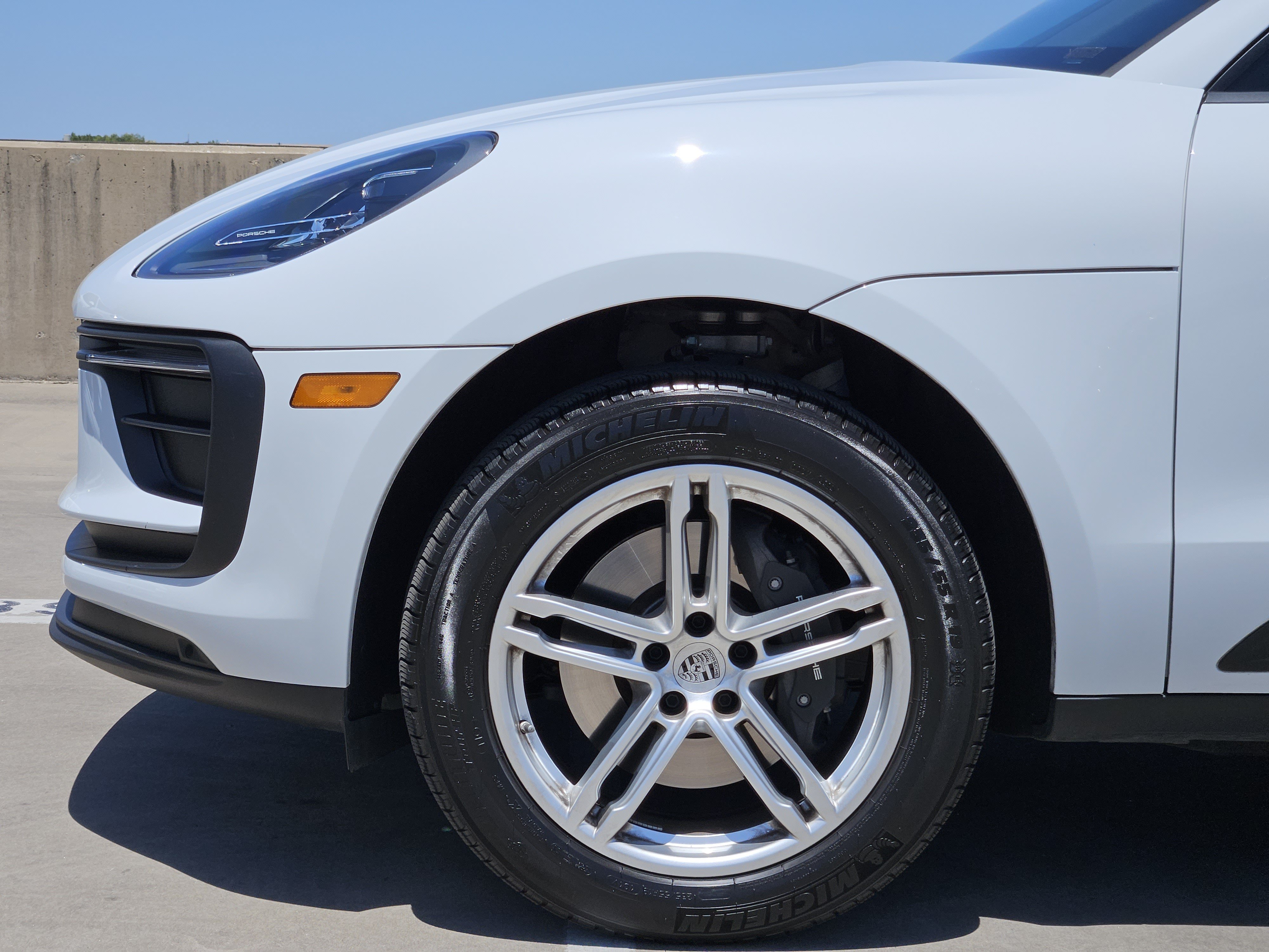 Certified 2026 Porsche Macan AWD/4WD image 13