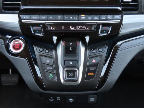 Used 2025 Honda Odyssey Elite image 24