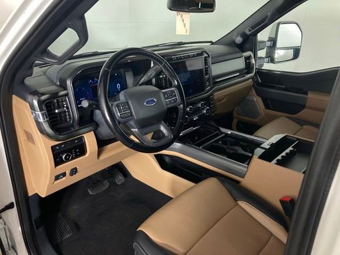 Used 2023 Ford F250 Lariat image 13