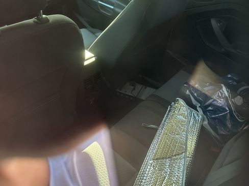 Used 2018 Ford Escape SE w/ Ford Safe & Smart Package image 6