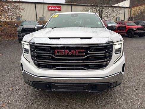 Used 2025 GMC Sierra 1500 SLT image 8