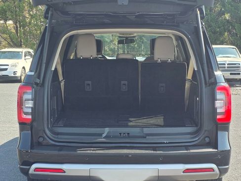 Used 2023 Ford Expedition Max Limited image 11