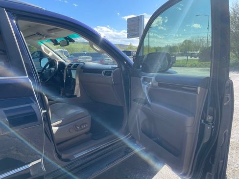 Used 2018 Lexus GX 460 Premium AWD/4WD image 21