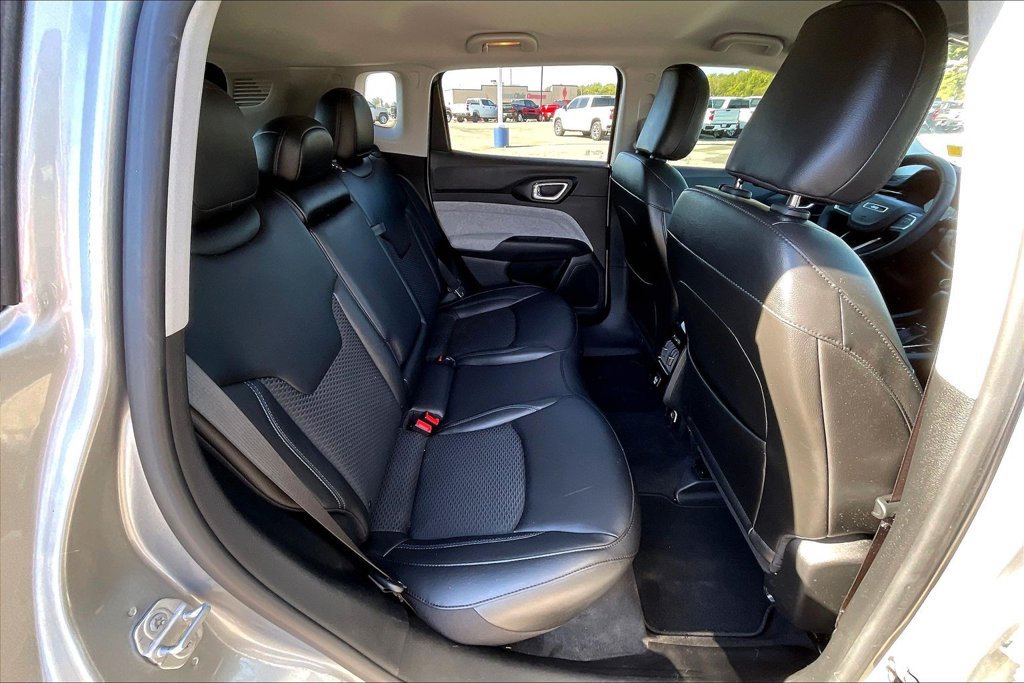 Used 2022 Jeep Compass Latitude FWD image 24