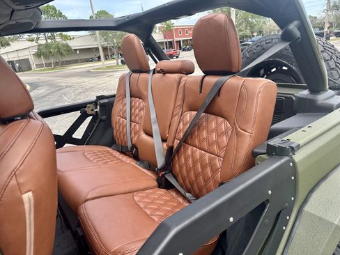 Used 2024 Jeep Wrangler Unlimited image 41