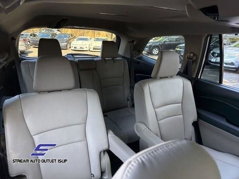 Used 2022 Honda Pilot Touring image 19