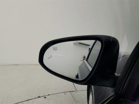 Used 2013 Toyota Avalon XLE Touring image 19