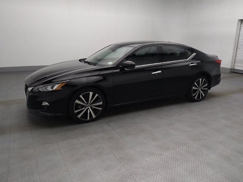 Used 2019 Nissan Altima 2.5 Platinum AWD/4WD image 2