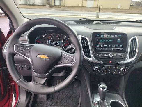Used 2018 Chevrolet Equinox Premier image 17