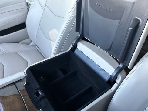 Used 2019 Cadillac Escalade Luxury image 25