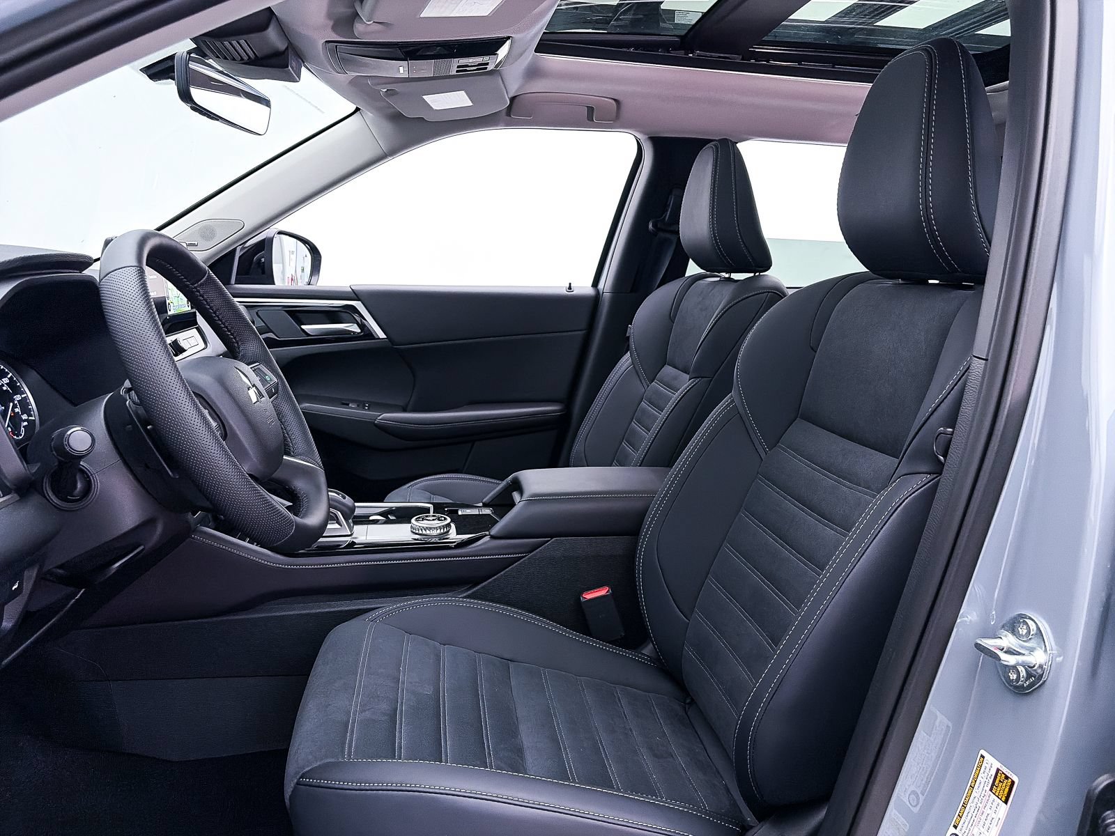 Used 2026 Mitsubishi Outlander AWD image 11