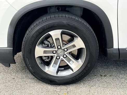Used 2025 Honda Pilot EX-L image 11