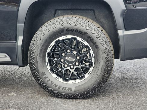 Used 2026 Chevrolet Silverado EV Trail Boss image 11