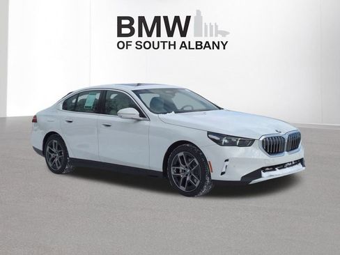 New 2026 BMW 530i xDrive w/ Premium Package AWD/4WD image 8