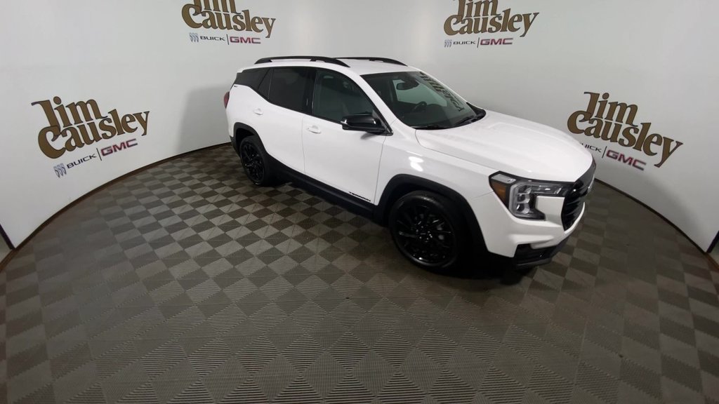 Certified 2024 GMC Terrain SLT w/ Elevation Edition FWD image 2