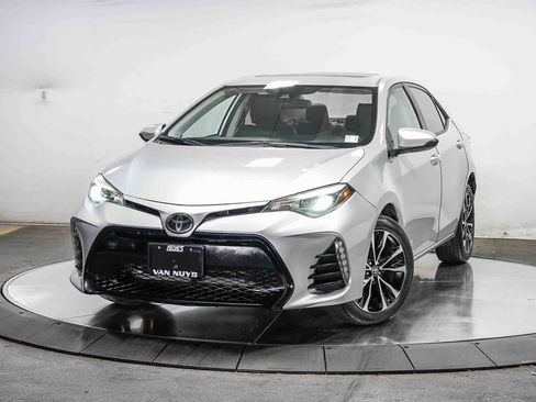 Certified 2017 Toyota Corolla XSE FWD image 1
