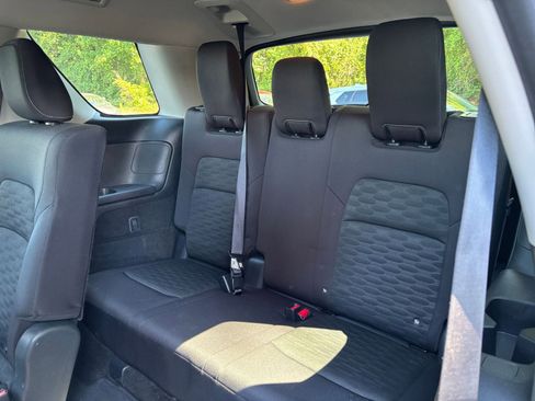 Used 2025 Nissan Pathfinder SV AWD/4WD image 31