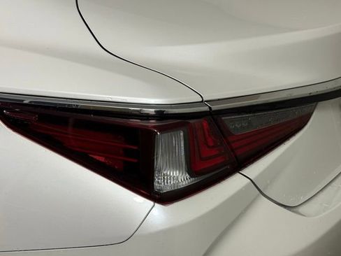 Used 2025 Lexus ES 350 w/ Premium Package FWD image 13