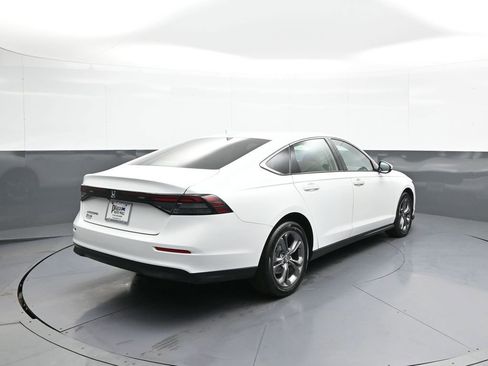 Certified 2023 Honda Accord EX image 6