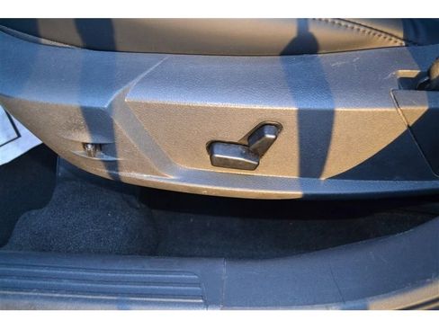 Used 2008 Chrysler 300 C image 12