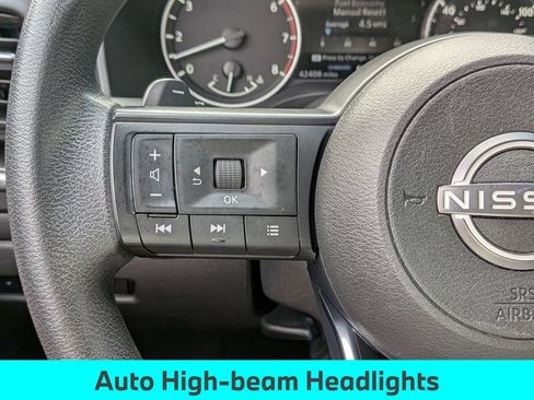 Used 2024 Nissan Rogue SV FWD image 23