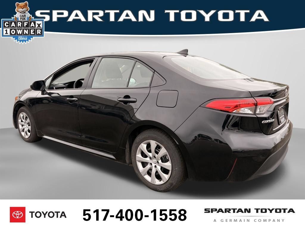 Used 2025 Toyota Corolla LE FWD image 3