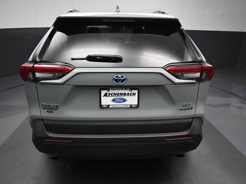 Used 2022 Toyota RAV4 XLE w/ XLE Grade Weather Package AWD/4WD image 14