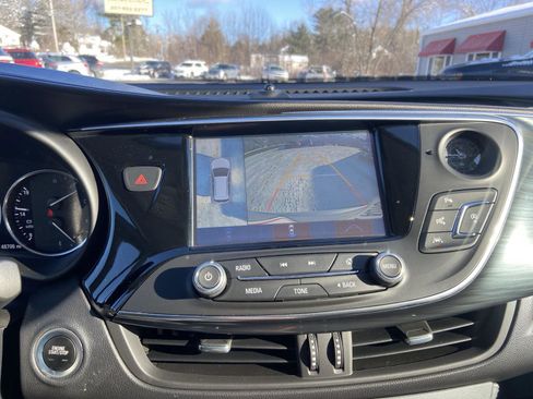 Used 2019 Buick Envision Premium w/ Driver Confidence Package AWD/4WD image 16