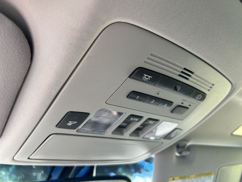 Used 2010 Lexus ES 350 w/ Preferred Accessory Package FWD image 30