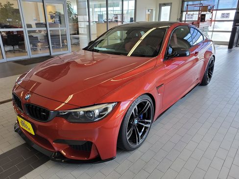 Used 2018 BMW M4 Coupe image 1