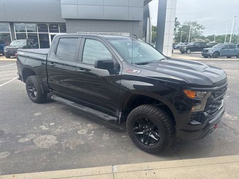 Used 2024 Chevrolet Silverado 1500 Custom Trail Boss AWD/4WD image 5