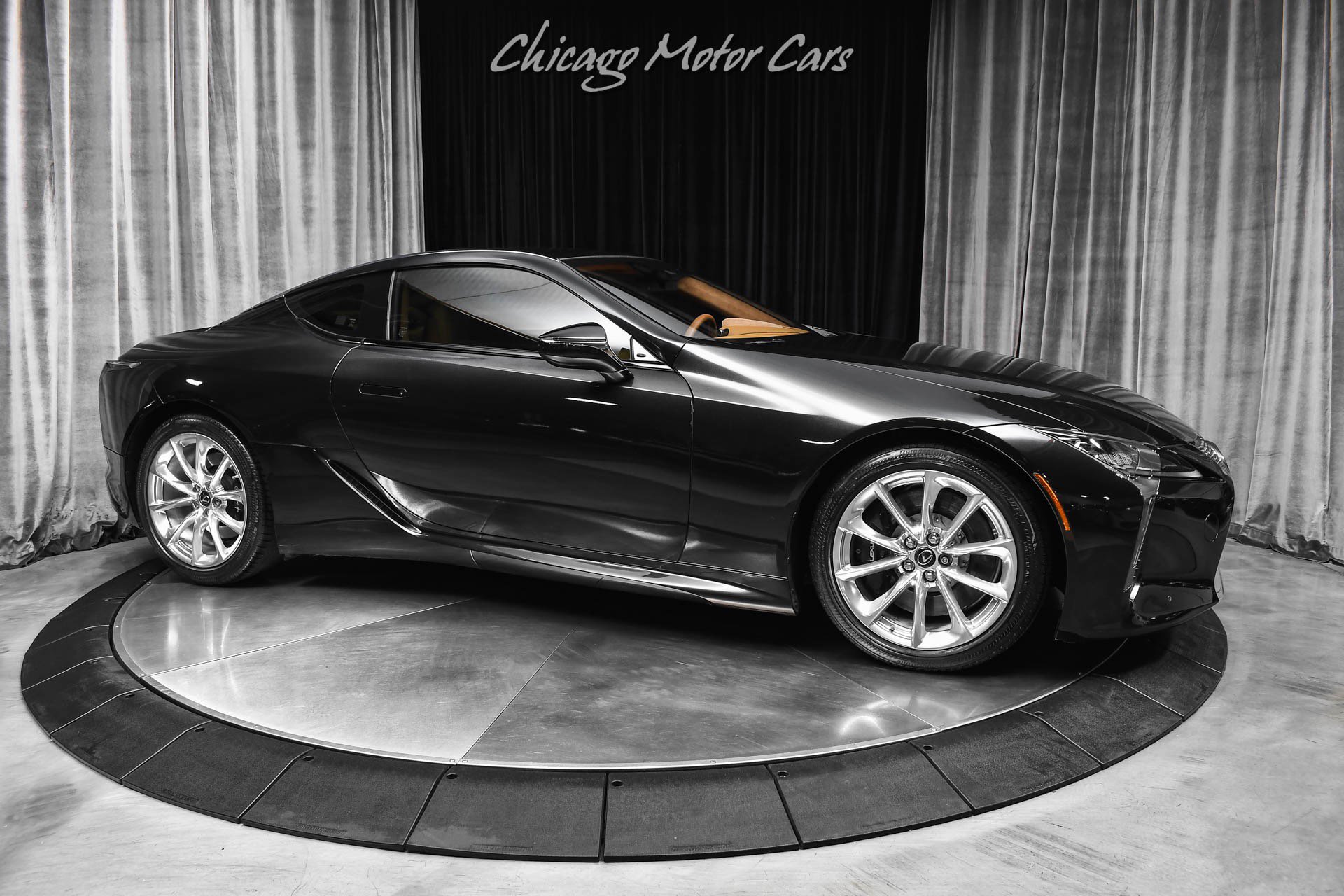 Used 2018 Lexus LC 500 Coupe w/ Touring Package RWD image 6