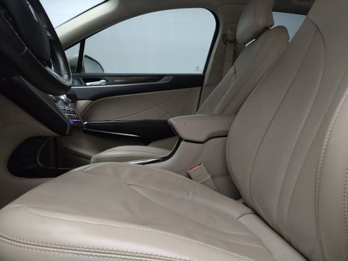 Used 2019 Lincoln MKC Reserve w/ MKC Climate Package FWD image 17