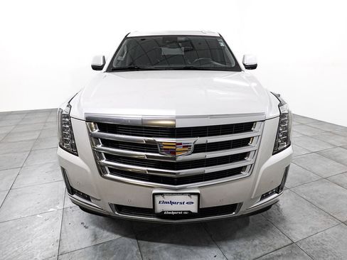 Used 2020 Cadillac Escalade Luxury AWD/4WD image 2