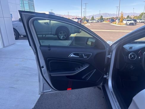 Used 2018 Mercedes-Benz GLA 250 4MATIC image 10