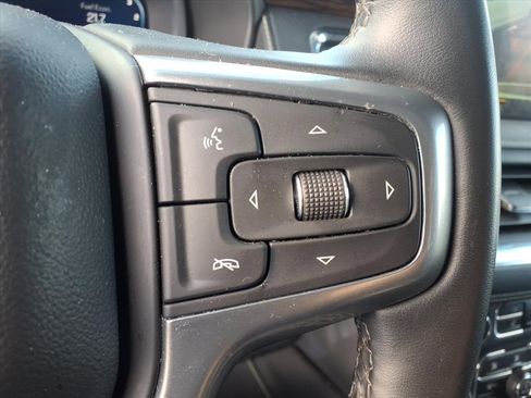 Used 2024 Chevrolet Suburban Premier image 20